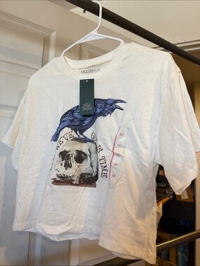 wild fable Cream Short-Sleeve Tee with Blue Raven and Skull Graphic